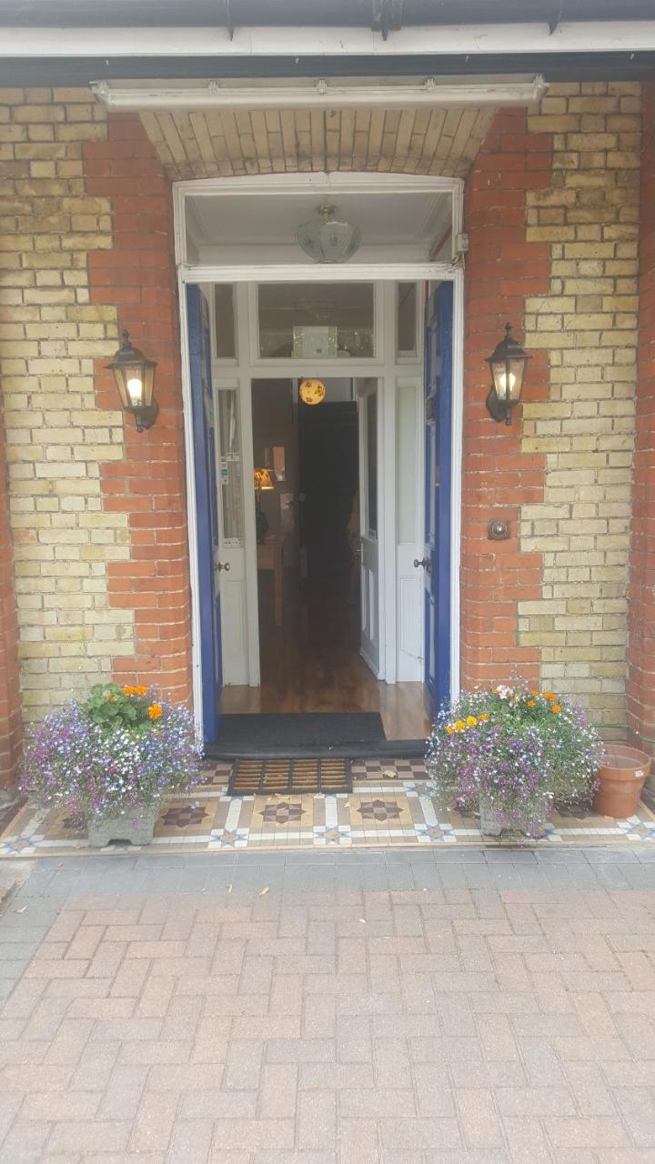 The Silverdale . Farnborough  Exterior foto